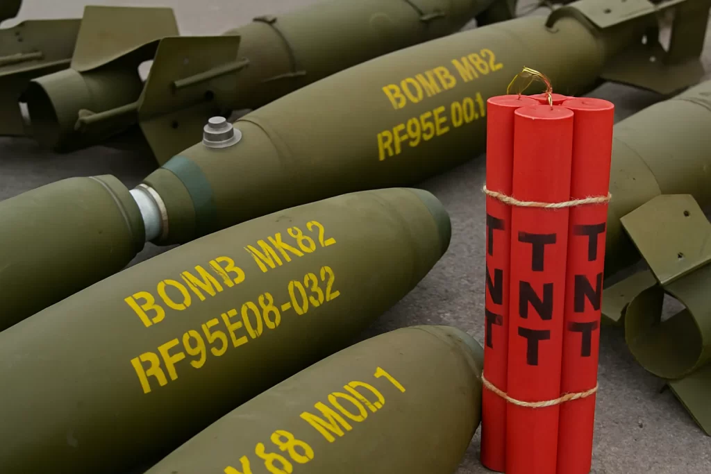 Nitro‑Chem é acusada de fornecer TNT para bombas MK‑80 usadas em Gaza; ONGs citam 75 mil toneladas e pedem suspensão imediata